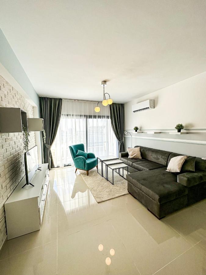 Luxury Sea View Two Bedroom Apartment In Caesar Resort & Spa, Long Beach Perivolia tou Trikomou Exterior foto